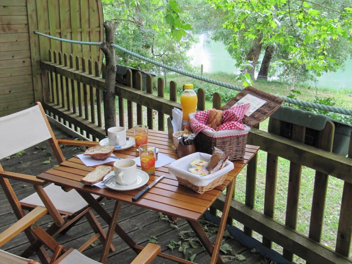 Camping Belle Riviere Chaniers Exterior foto