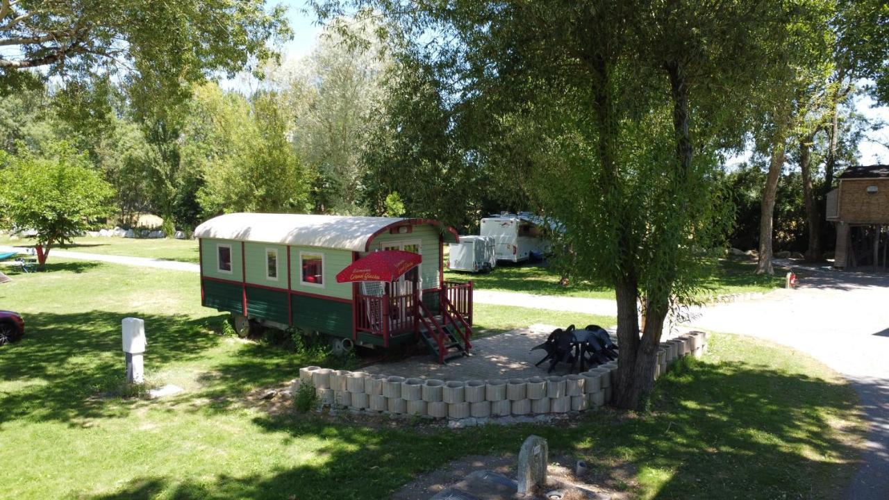 Camping Belle Riviere Chaniers Exterior foto